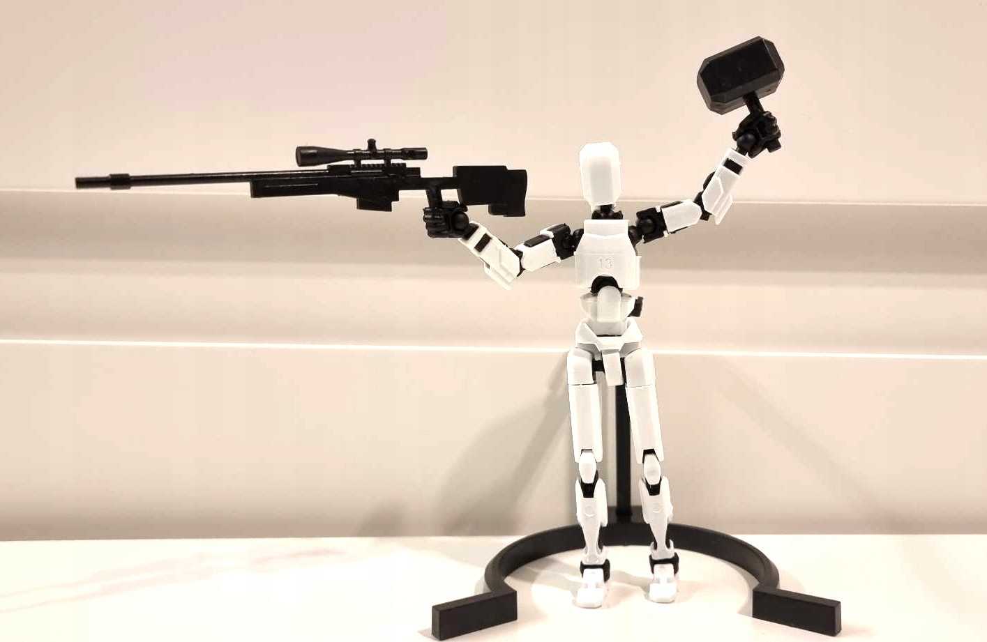 Mini Figurka Mini Legendy +pakiety broni+stojak Magnesy w nogach Biały - obrazek 3