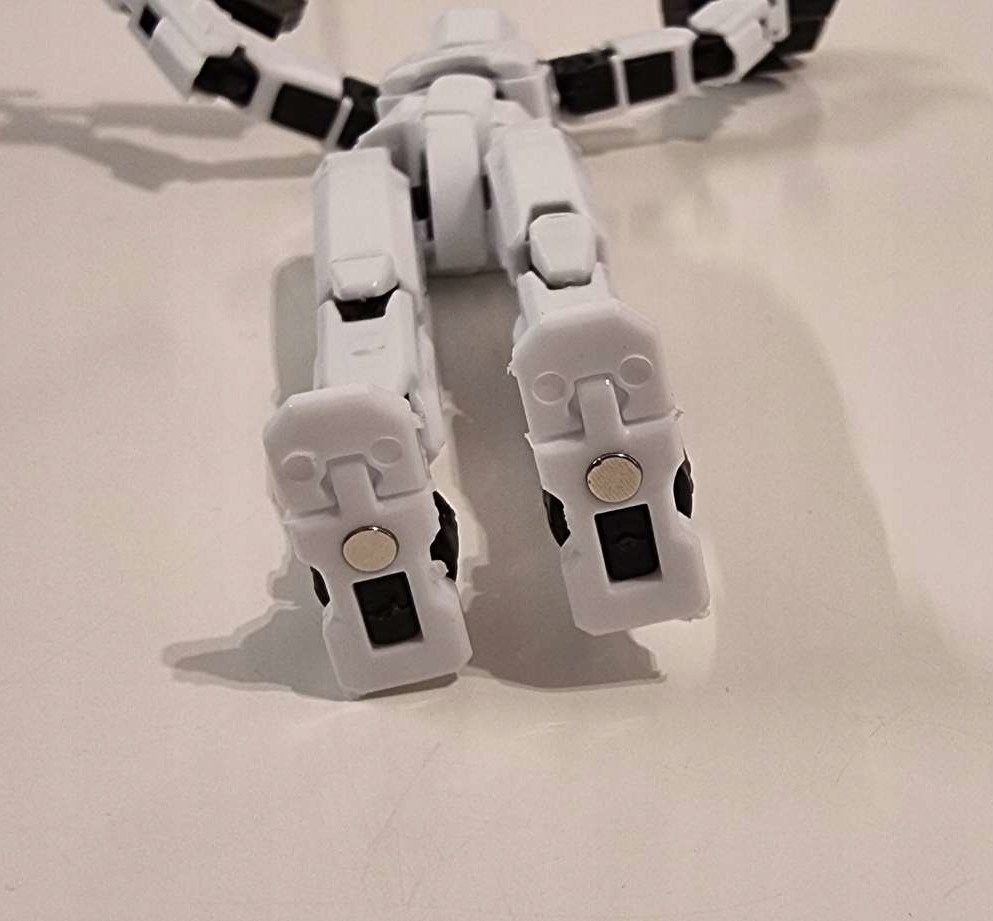 Mini Figurka Mini Legendy +pakiety broni+stojak Magnesy w nogach Biały - obrazek 2